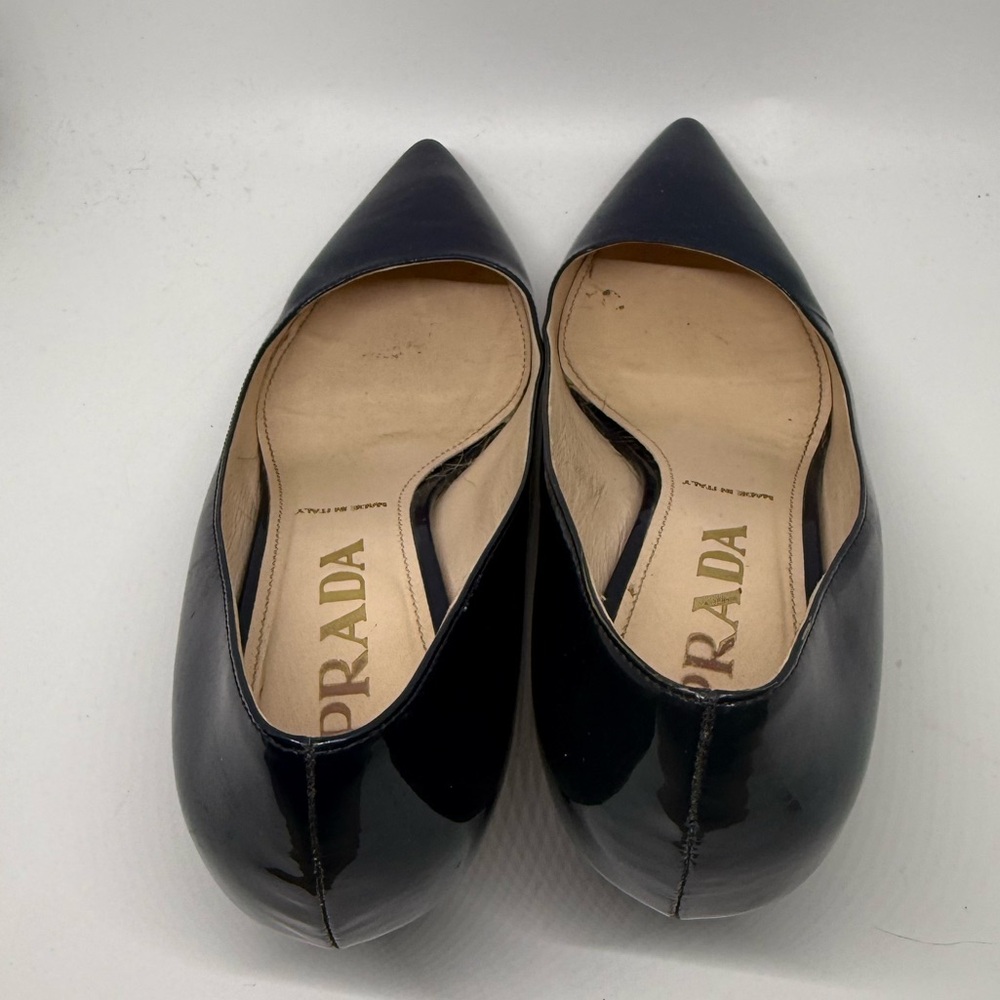 Prada Women's Elegant navy patent leather Heels - Picture 5 of 13